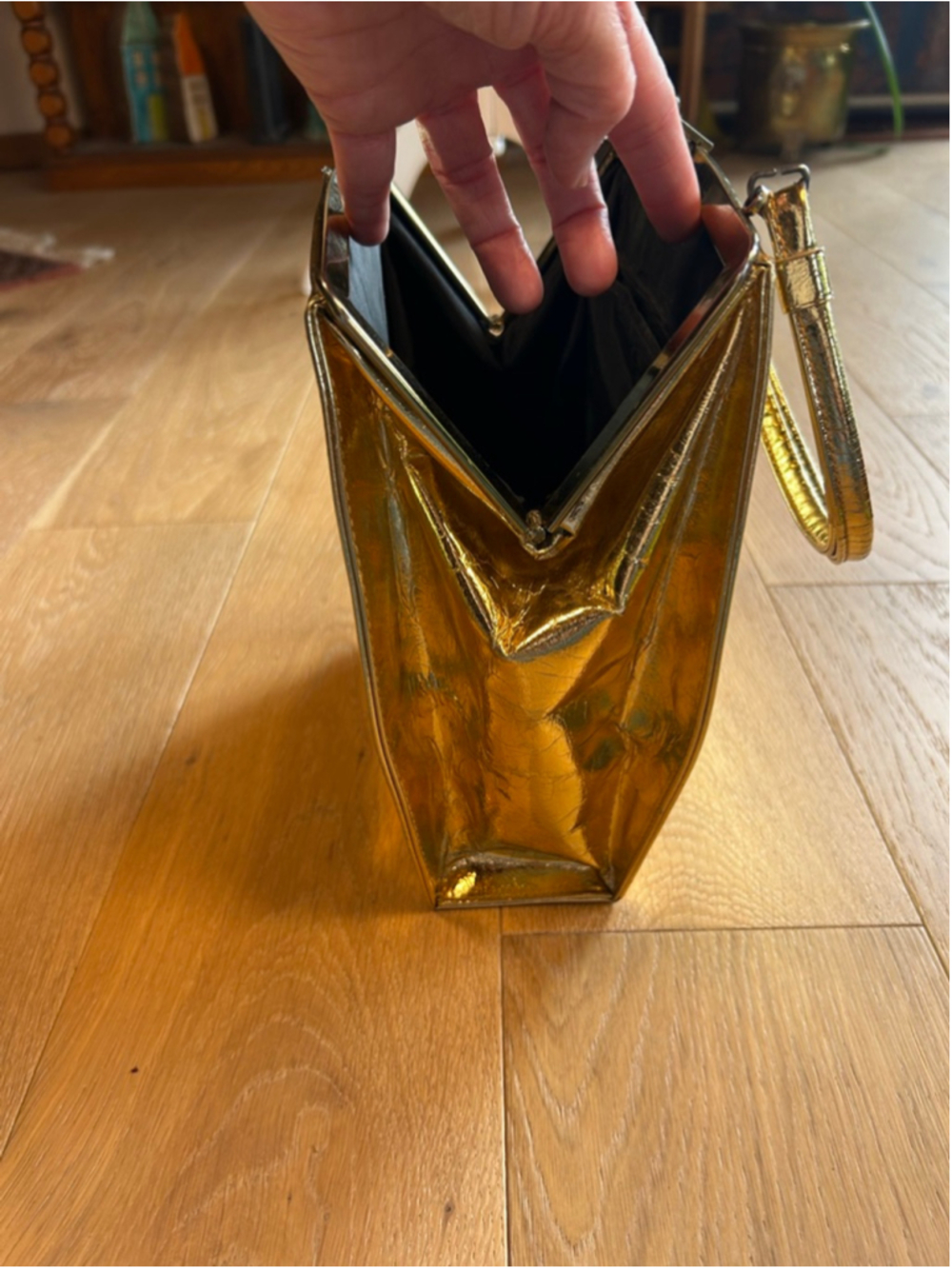 Vintage Theodore California Gold Metallic Evening Bag - Picture 7 of 9